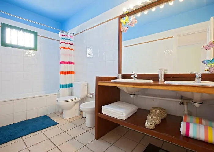 Ana Iris Playa Cucharas *